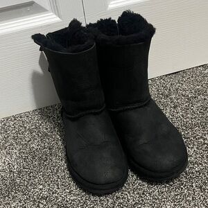 UGG youth size 4 black Bailey Shearling Lined Boots